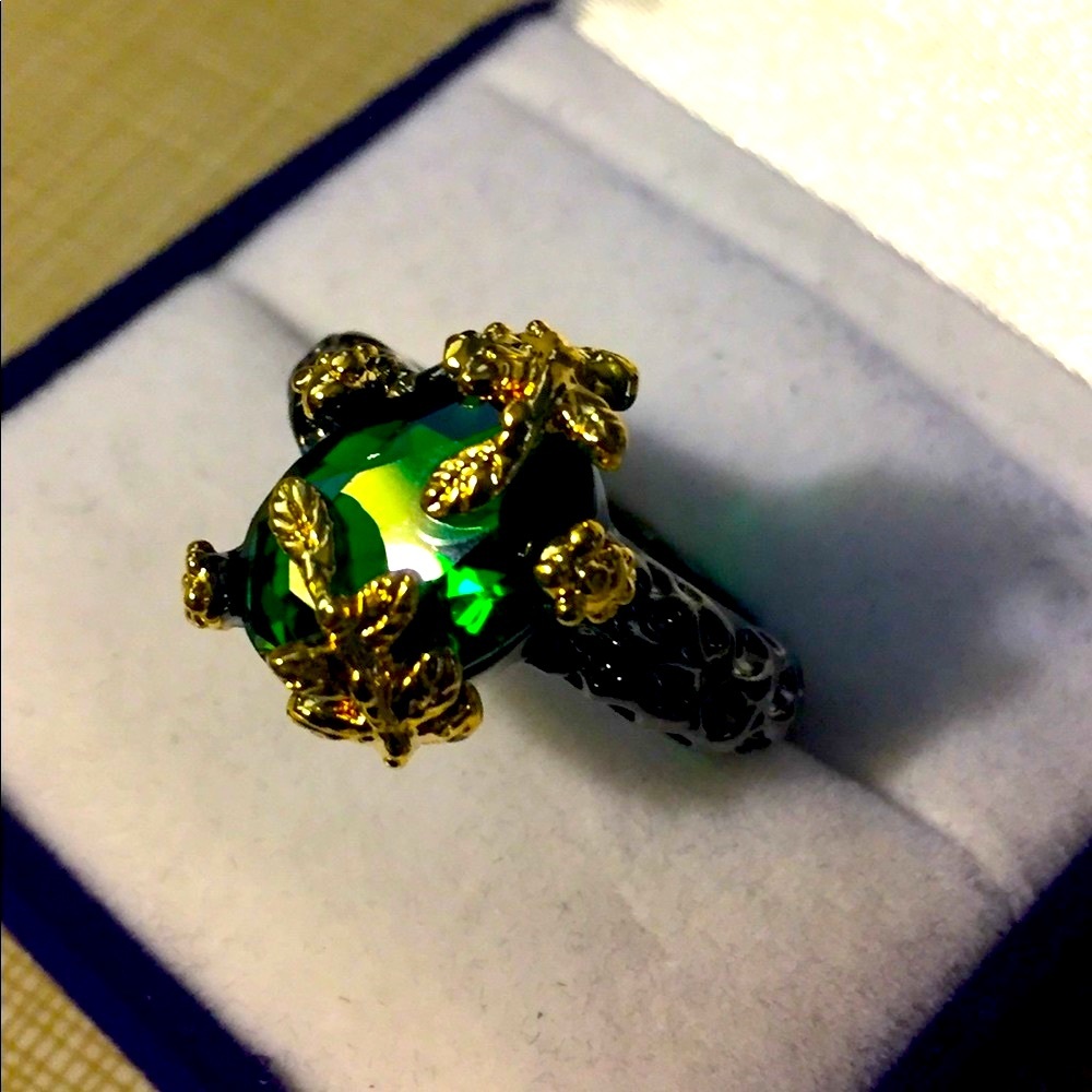 Just beautiful artwork green Quartz Rhodium over silver ring